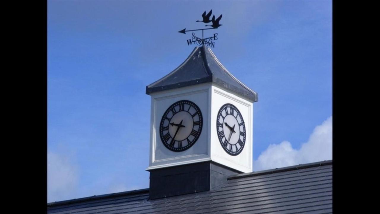 Luxury Cottage Clocktower Royal Hillsborough Moira  ภายนอก รูปภาพ